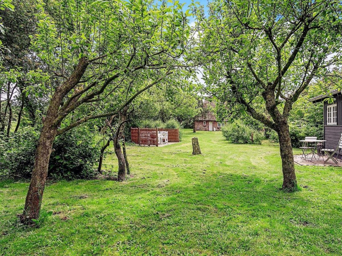 4 Person Holiday Home In T Nder Тённер Экстерьер фото