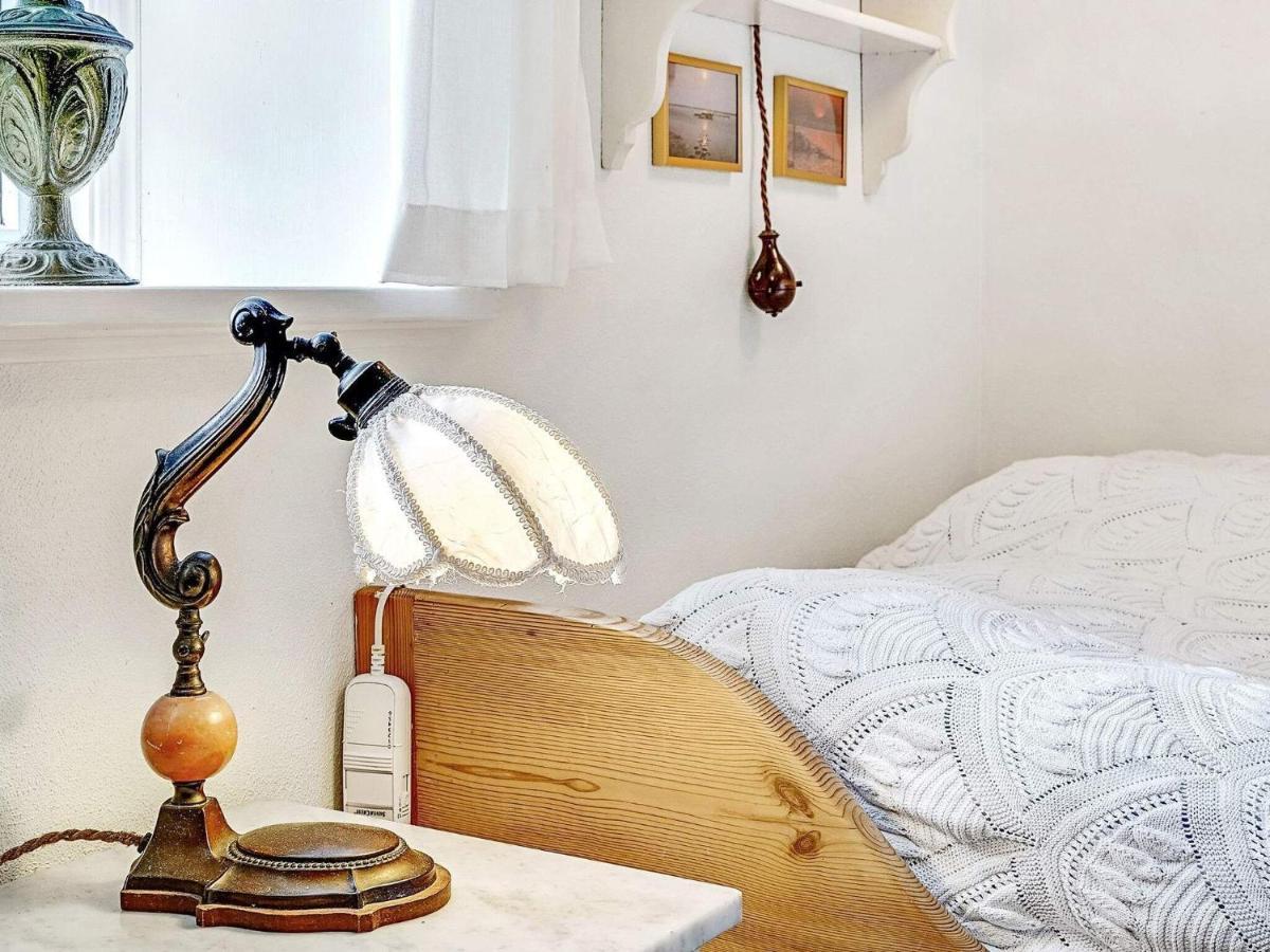 4 Person Holiday Home In T Nder Тённер Экстерьер фото